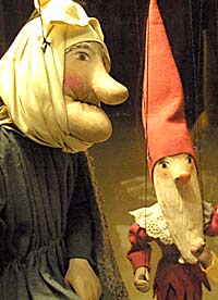 Rise Loutek's puppets